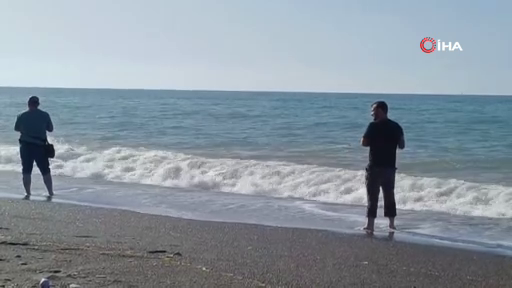 Karadeniz dalgalandı sahiller balıkçılara kaldı 1