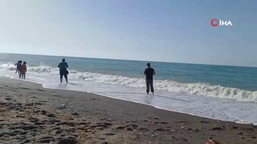 Karadeniz dalgalandı sahiller balıkçılara kaldı 2
