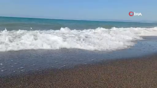 Karadeniz dalgalandı sahiller balıkçılara kaldı 5