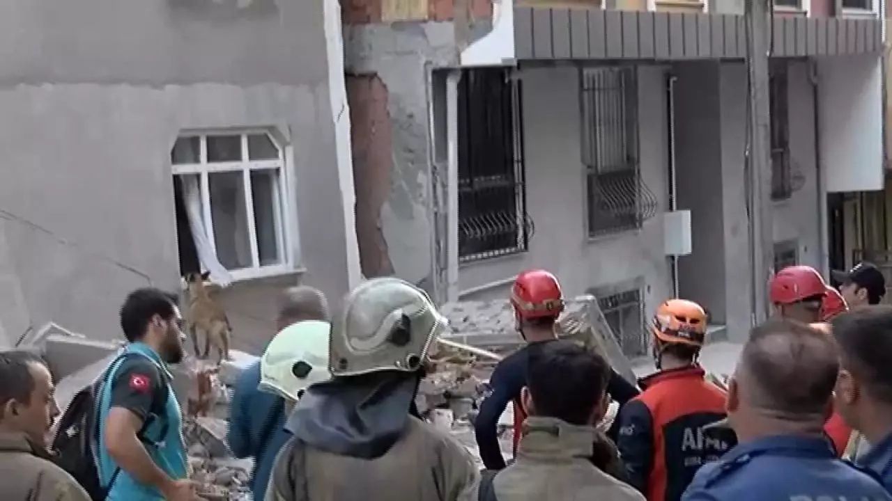 Bahçelievler'de 7 katlı bina çöktü! İstanbul Valiliği'nden açıklama... 2