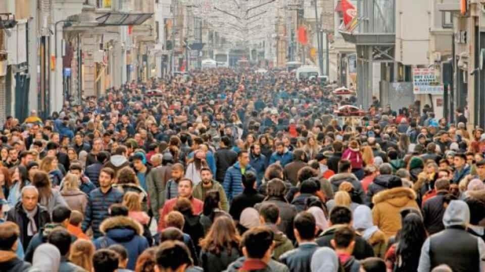 Fertler en çok tanıdığı insanlarla olan kişisel ilişkilerinden memnun 3