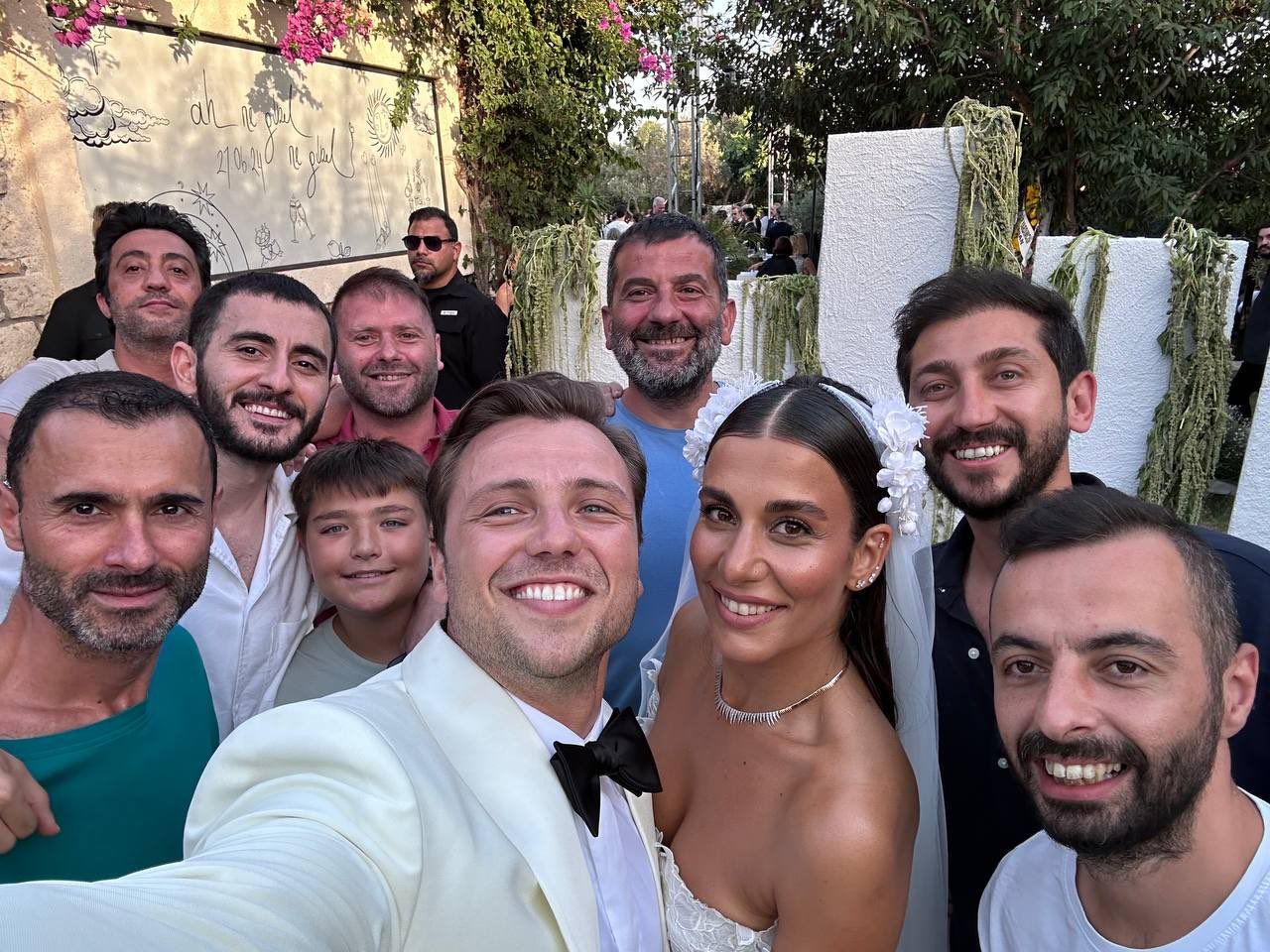 Tolga Sarıtaş, 5 yıllık sevgilisi Zeynep Mayruk ile nikah masasına oturdu! 5