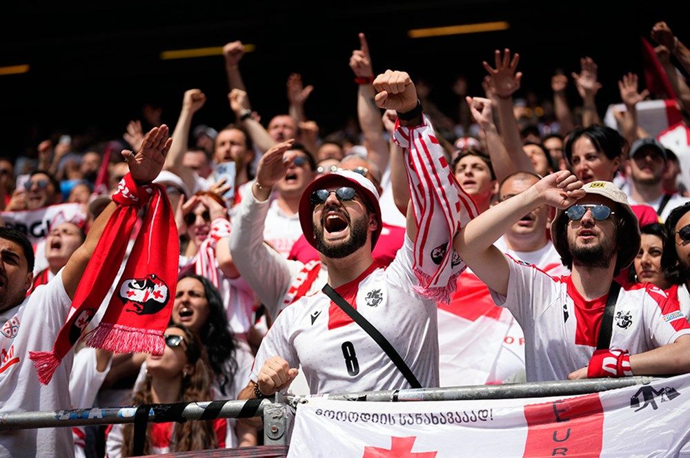 EURO 2024'e Türkiye damga vurdu! A Milli Takımımızın taraftar sayısı ev sahibi Almanya'yı bile geride bıraktı 14