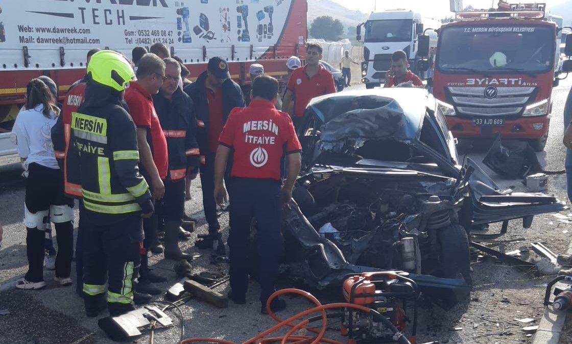 Mersin'de otobüslerin karıştığı zincirleme kaza! Ölü ve yaralılar var... 1