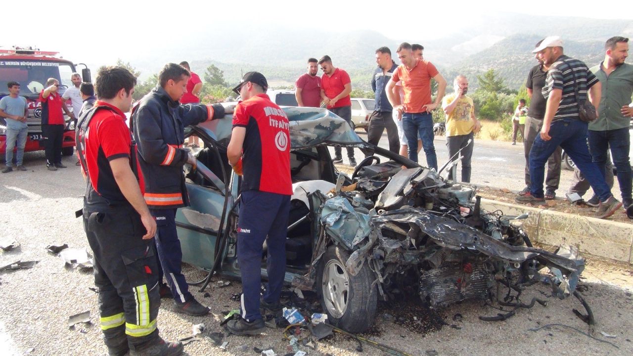Mersin'de otobüslerin karıştığı zincirleme kaza! Ölü ve yaralılar var... 2