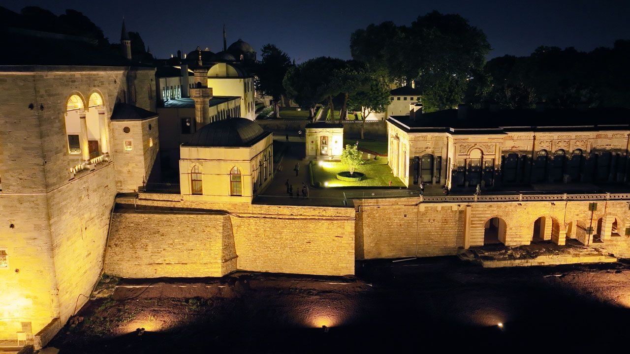 Topkapı Sarayı'nda ilk kez gece turları başladı 2