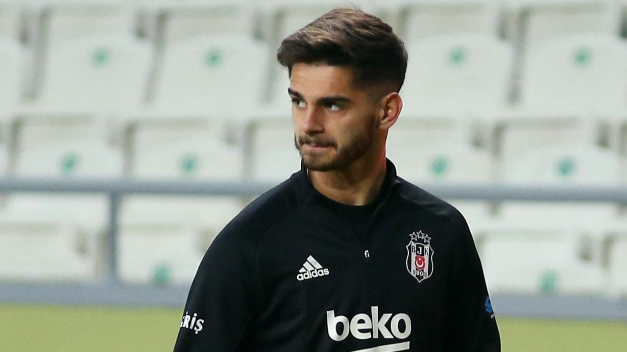 Beşiktaş'ta taşlar yerinden oynuyor! Giovanni van Bronckhorst 9 yıldızın biletini kesmeye hazırlanıyor 13