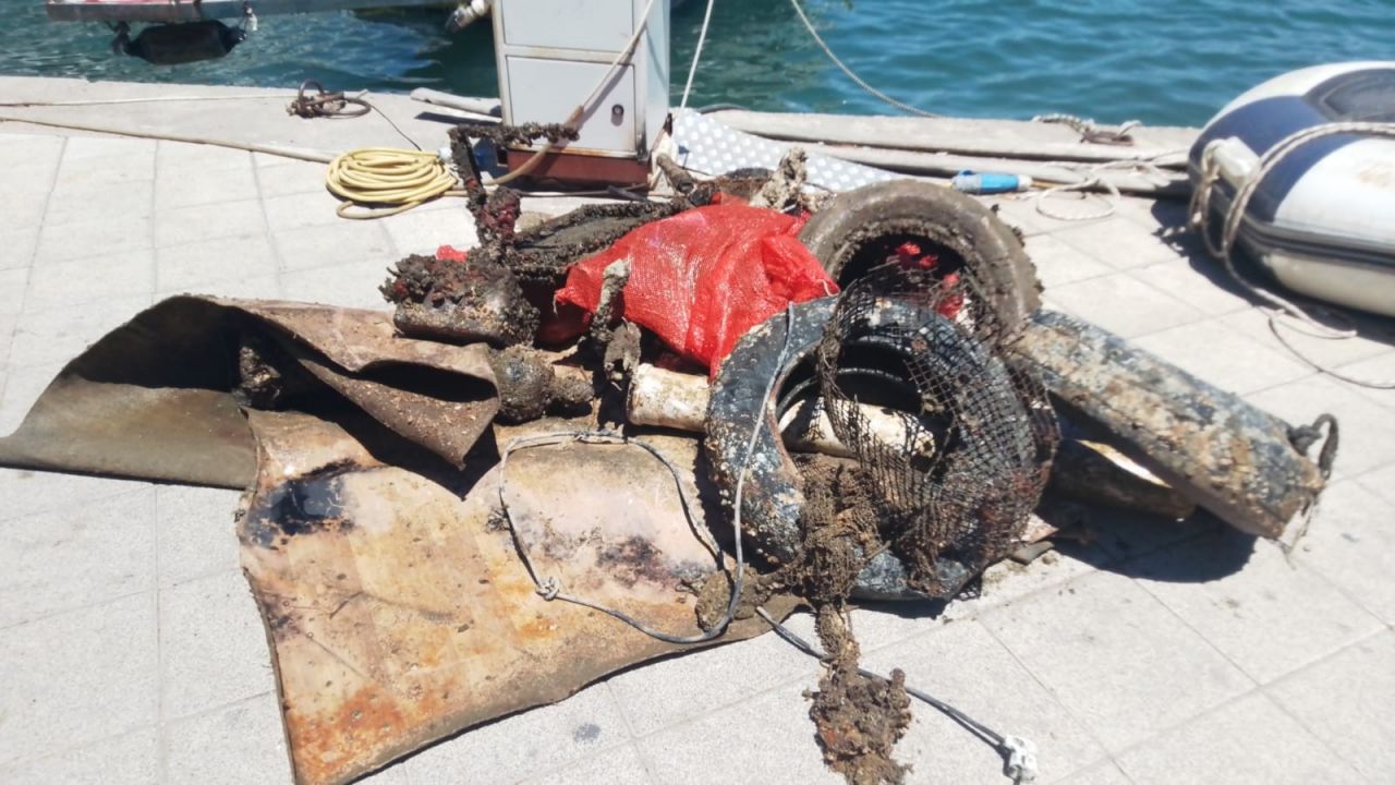 Fethiye'de deniz temizliği: Denizden market arabası çıktı 4