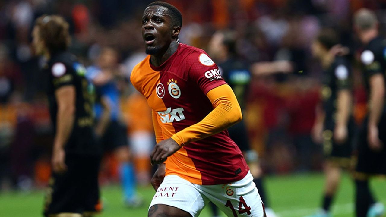 Ve Wilfried Zaha için Galatasaray defteri kapandı! Yeni takımını duyurdular: Cimbom'a 10 milyon euro bonservis bedeli ödenecek 4