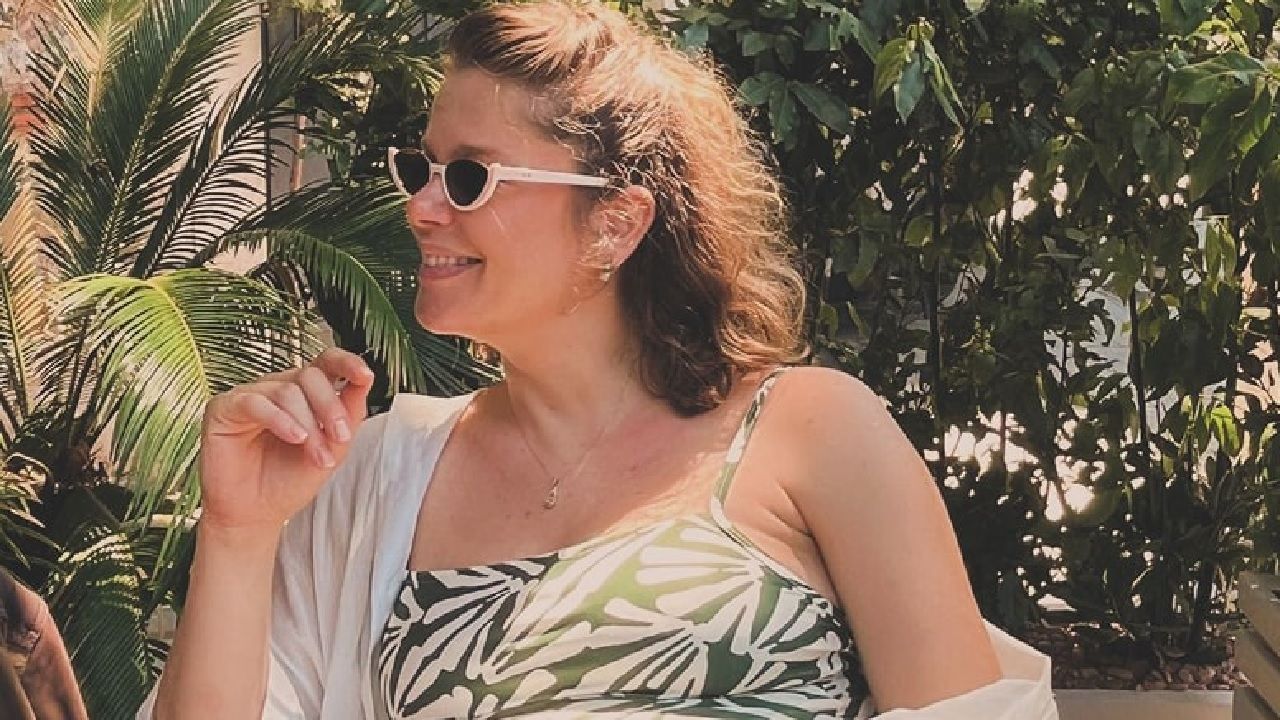 Oyuncu Burcu Biricik yayınladı! Karnı burnunda pozlarına yorum yağdı... 2