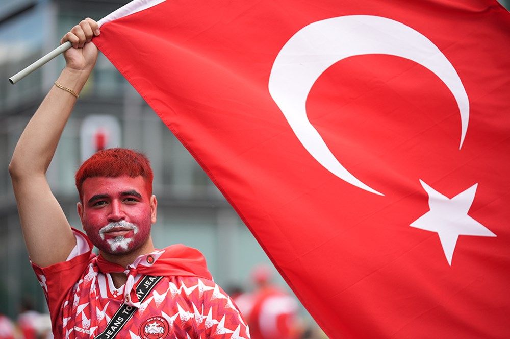 A Milli Futbol Takımı'na büyük destek: Tarihi maç öncesi Berlin'de, Borkurt'lu-Mehter'li görülmemiş coşku! 22