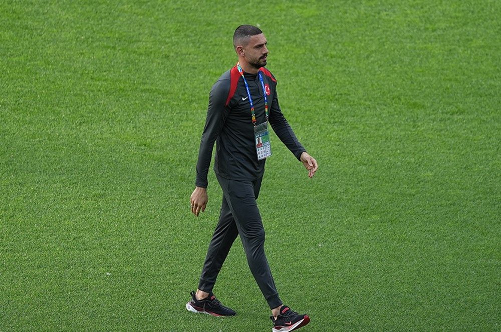 Merih Demiral sahaya çıktı, taraftarlar adeta çıldırdı! 13