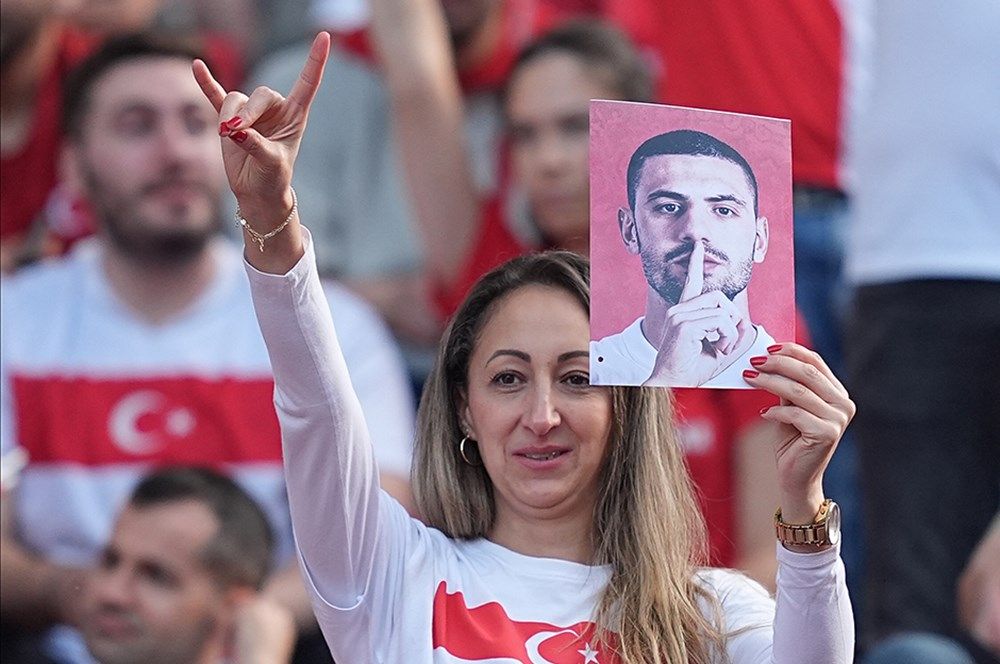 Merih Demiral sahaya çıktı, taraftarlar adeta çıldırdı! 4