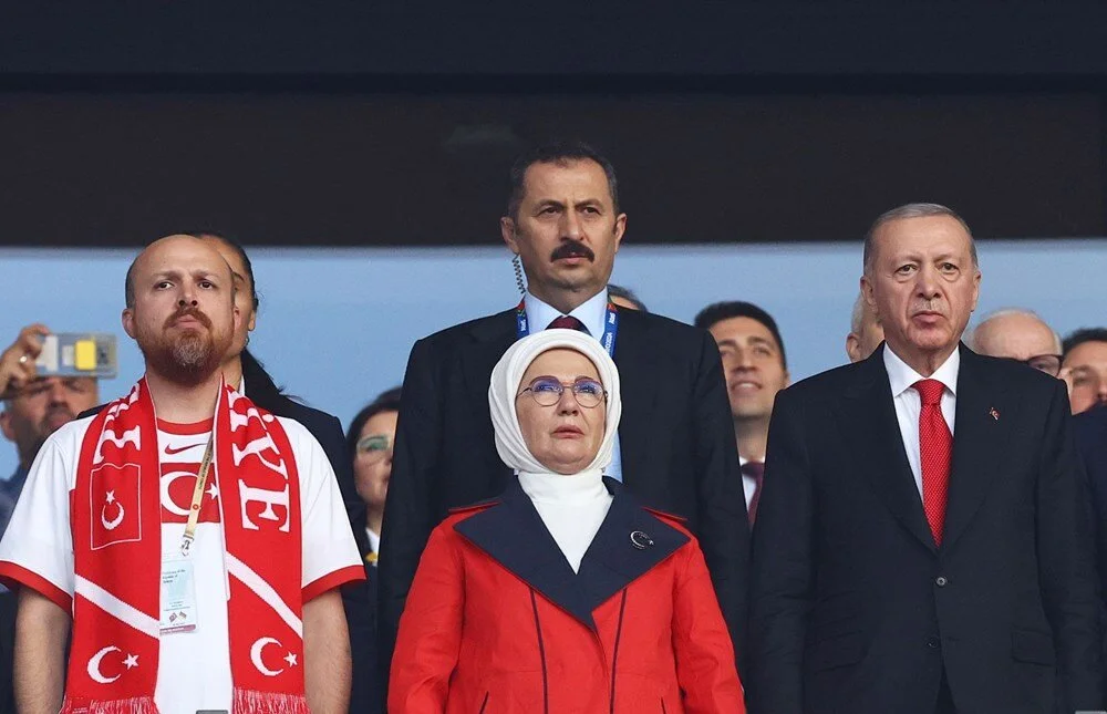 Cumhurbaşkanı Recep Tayyip Erdoğan, Hollanda - Türkiye maçını tribünden izledi! 2