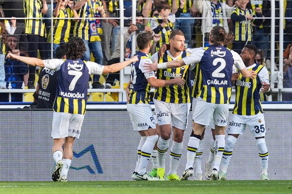 Galatasaray'dan Fenerbahçe ve Beşiktaş'a büyük fark! Dünyanın en iyi takımları belli oldu: İlk 30'da sadece iki Türk takımı var 13