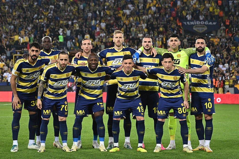 Galatasaray'dan Fenerbahçe ve Beşiktaş'a büyük fark! Dünyanın en iyi takımları belli oldu: İlk 30'da sadece iki Türk takımı var 22