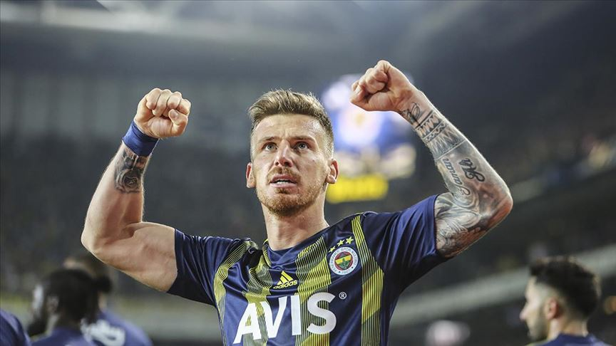 Fenerbahçe'de ilk ayrılık gerçekleşti! Mourinho ile görüşerek kamptan ayrıldı: "Yeni sezon planlamamızda yer almayacak" 5