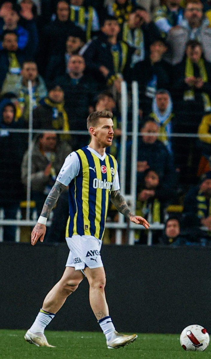 Fenerbahçe'de ilk ayrılık gerçekleşti! Mourinho ile görüşerek kamptan ayrıldı: "Yeni sezon planlamamızda yer almayacak" 6