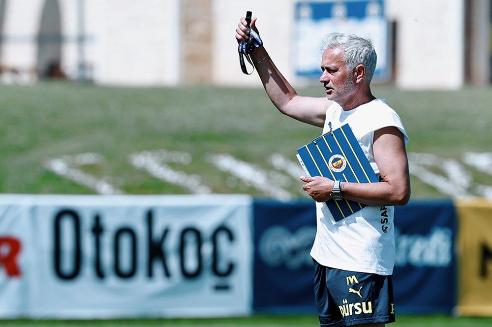 Fenerbahçe'de kalacak-gidecek listesi belli oldu: Jose Mourinho'dan 9 isim için "satmayın", 6 isim için "satın" raporu! 1