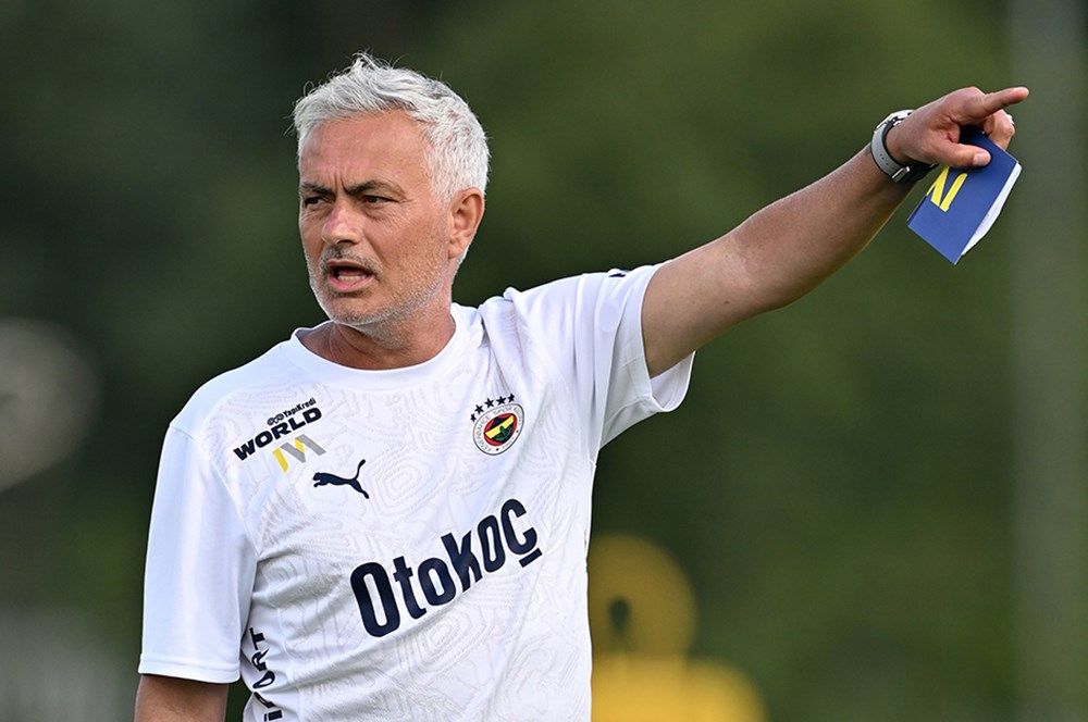 Fenerbahçe'de kalacak-gidecek listesi belli oldu: Jose Mourinho'dan 9 isim için "satmayın", 6 isim için "satın" raporu! 2