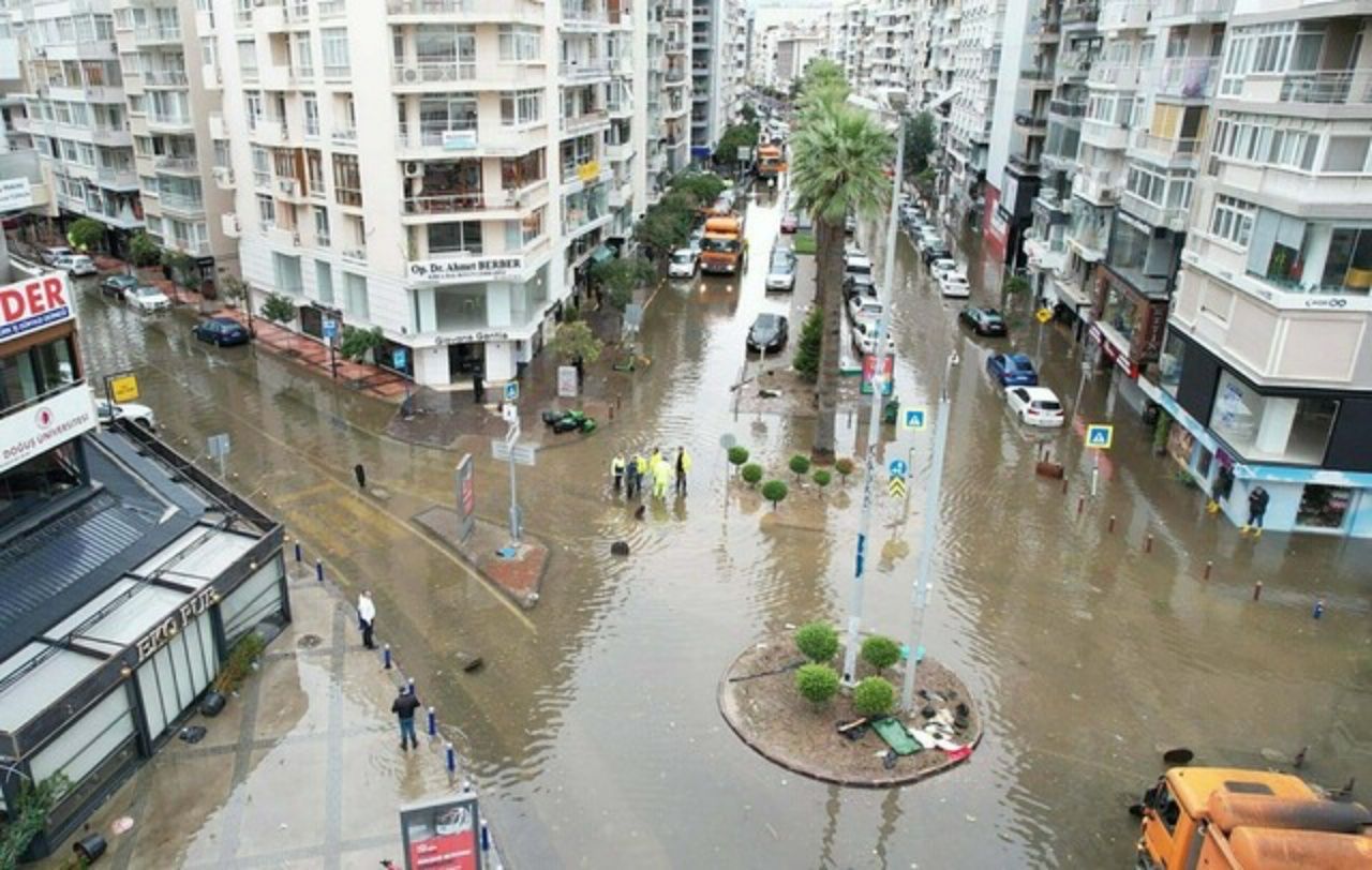 Deprem uzmanından İzmir için korkutan uyarı! Olası depremde deniz İzmir'in içine girecek 6