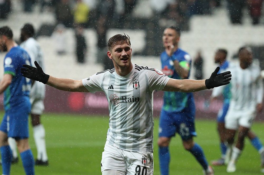 Giovanni van Bronckhorst Semih Kılıçsoy için son kararı verdi! Beşiktaş taraftarının gözü kulağı bu haberdeydi 1