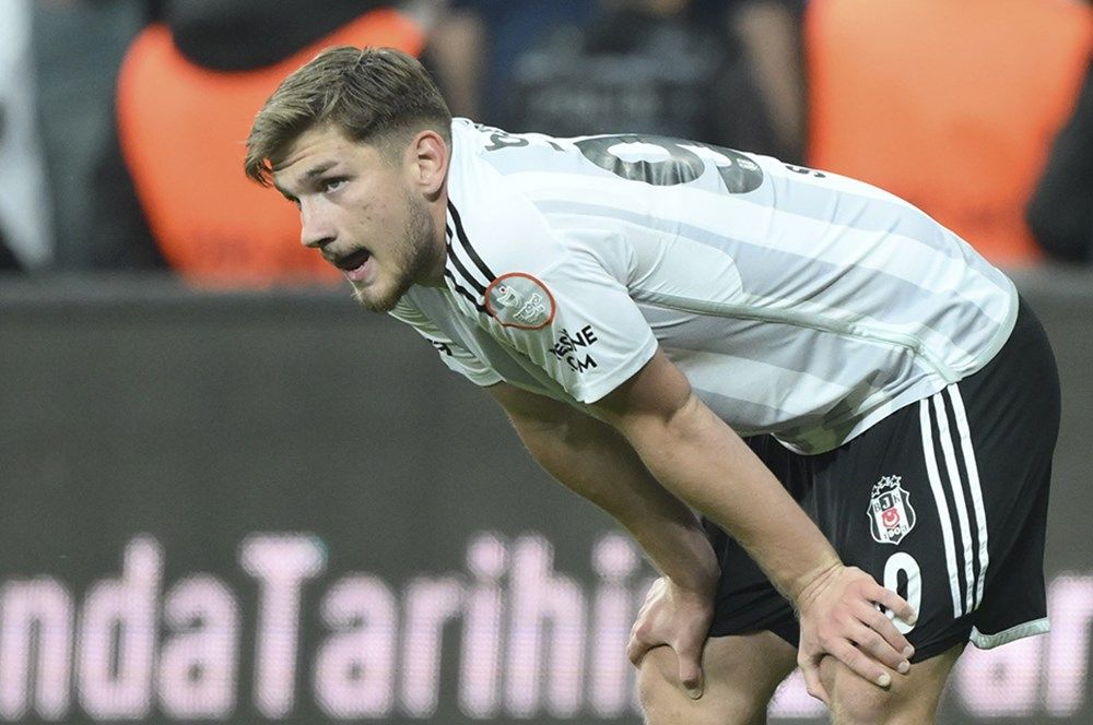 Giovanni van Bronckhorst Semih Kılıçsoy için son kararı verdi! Beşiktaş taraftarının gözü kulağı bu haberdeydi 6