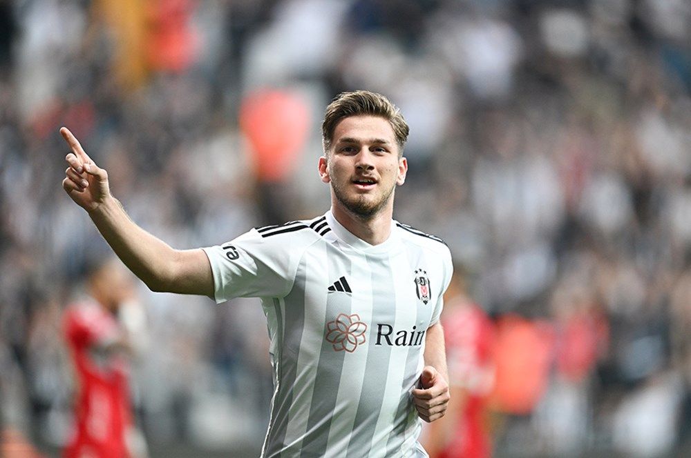 Giovanni van Bronckhorst Semih Kılıçsoy için son kararı verdi! Beşiktaş taraftarının gözü kulağı bu haberdeydi 2