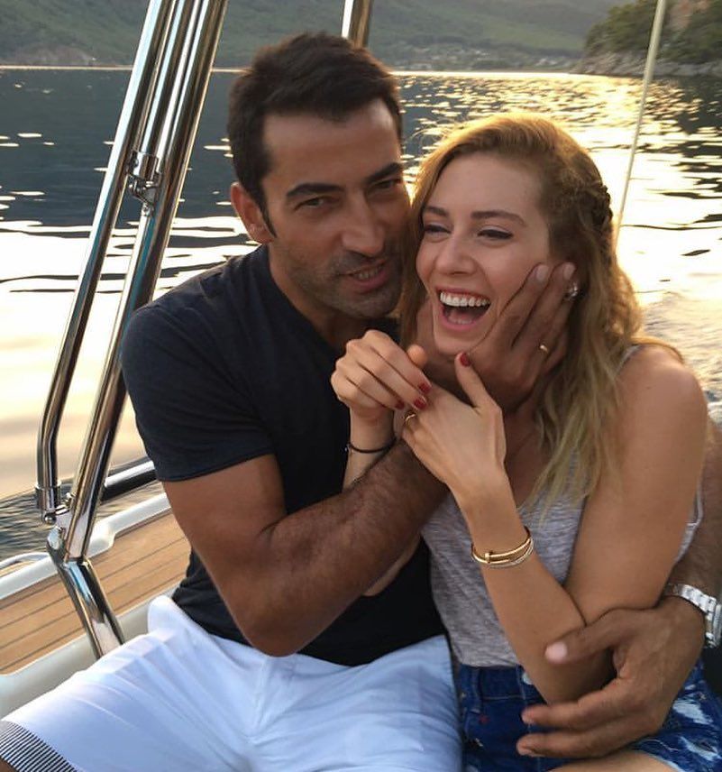 7 yıl sonra setlere dönüyor... Sinem Kobal'ın partneri belli oldu! Yakışıklı oyuncu ile başrolü paylaşacak 8