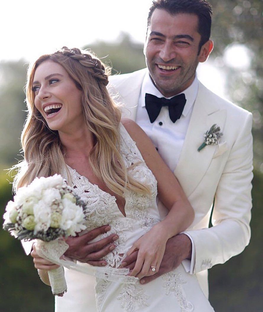 7 yıl sonra setlere dönüyor... Sinem Kobal'ın partneri belli oldu! Yakışıklı oyuncu ile başrolü paylaşacak 9