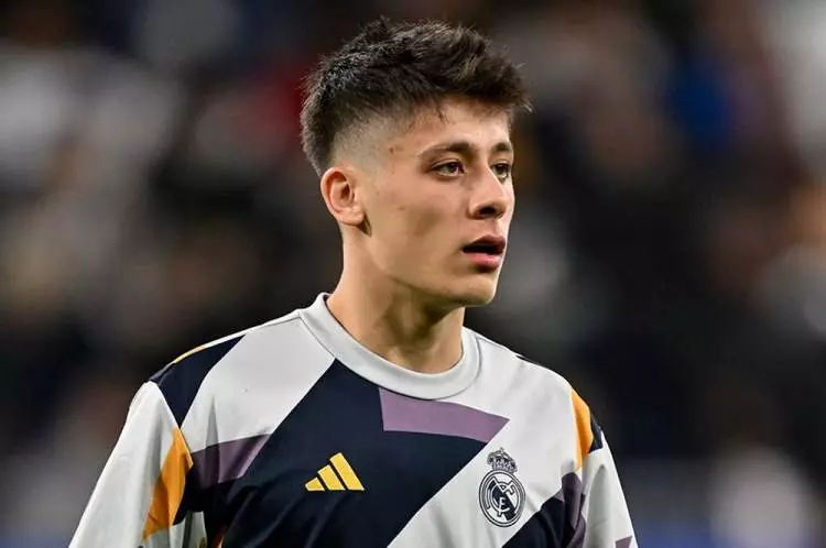 Real Madrid'de Arda Güler çılgınlığı: Forma satışlarına damga vurdu! Süperstarlara kafa tutuyor... 1