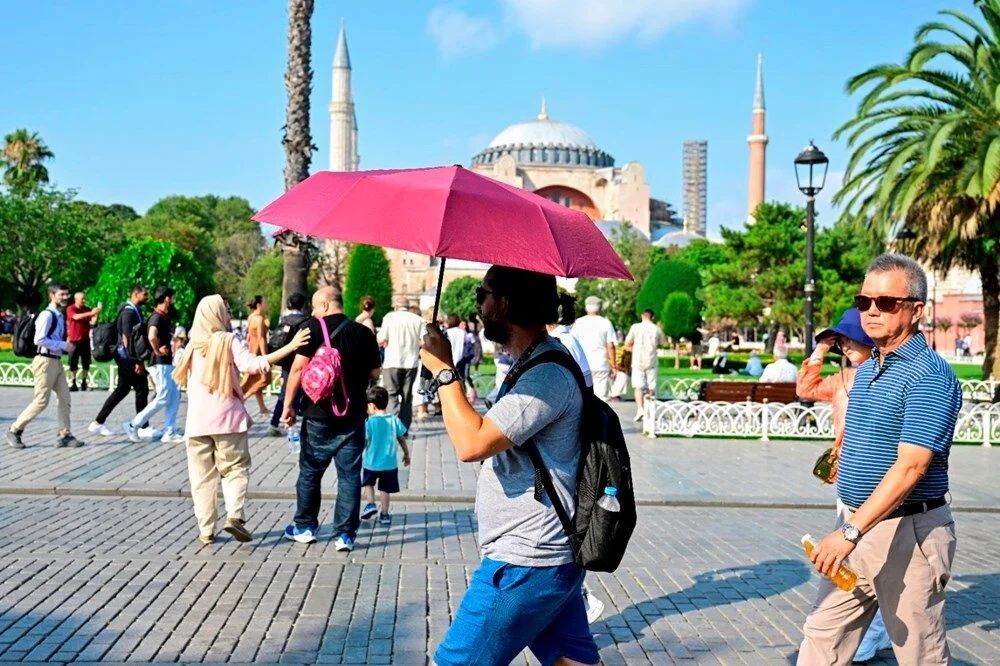 İstanbul'da bunaltıcı nem gece uyutmadı! O ilçe yüzde 99 ile rekor kırdı... 5