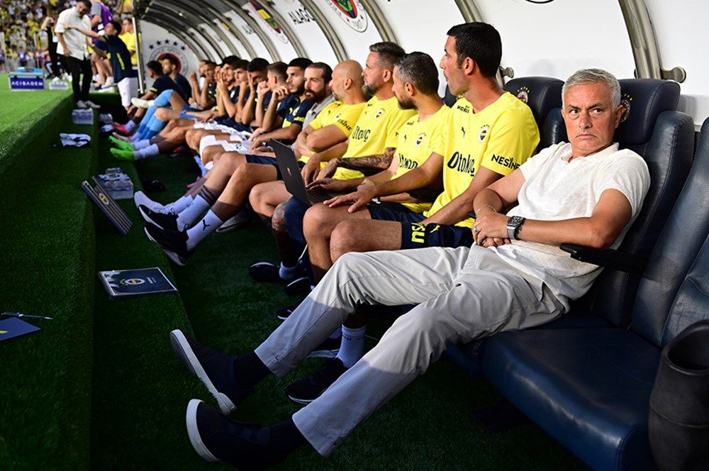 Jose Mourinho istedi, Fenerbahçe 15 milyon euroluk orta saha için harekete geçti! Fred'in yeni partneri olacak 5