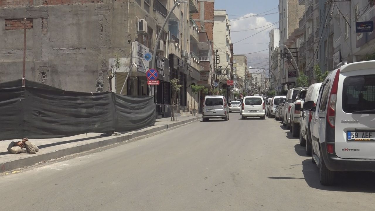 Silopi'de termometreler sıcaklığı ölçmekte zorlandı! Hissedilen 56 derece! 2