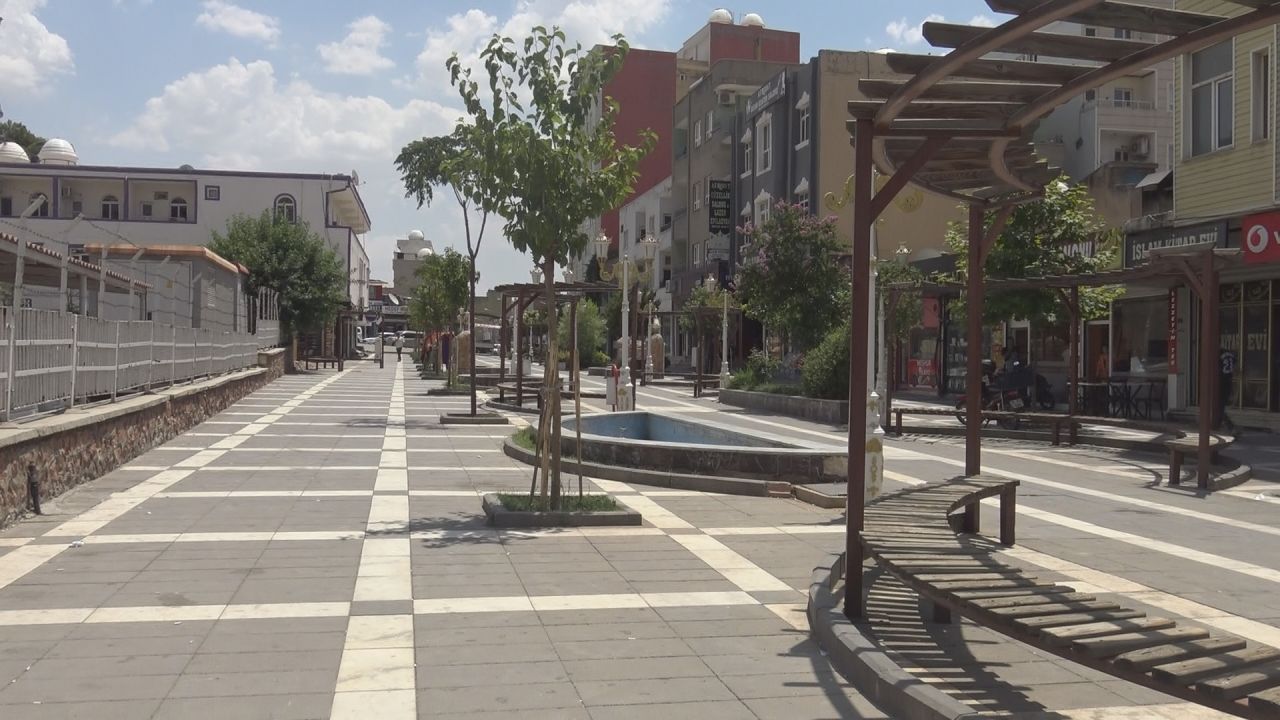Silopi'de termometreler sıcaklığı ölçmekte zorlandı! Hissedilen 56 derece! 6