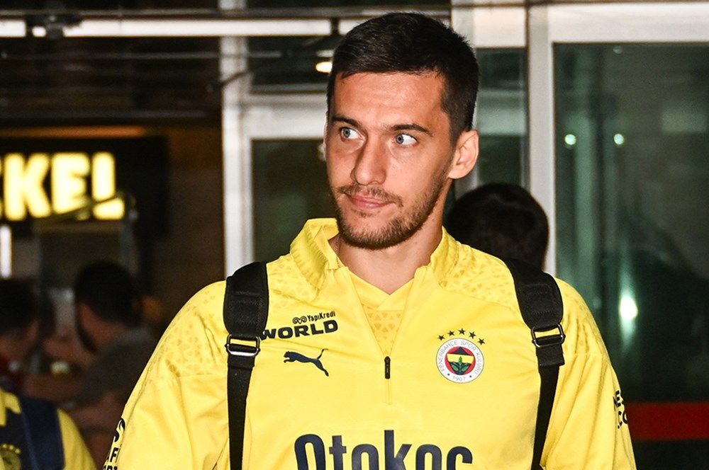 Jose Mourinho'dan şok karar! 9 futbolcunun üzerini çizdi, yönetime bunları gönderin dedi! Cengiz Ünder dahil tüm isimlerin bileti kesin olarak kesildi 10