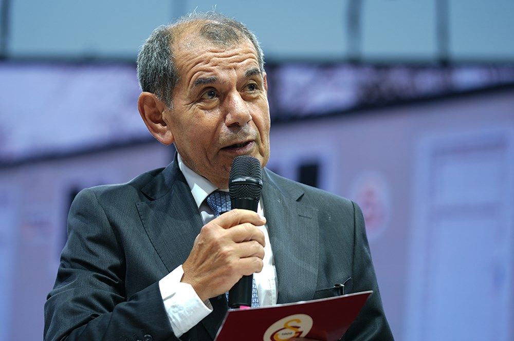 Galatasaray'da dev transfer zirvesi gerçekleşti! Okan Buruk toplantıda isteklerini bildirdi: İşte alınan kararlar 5
