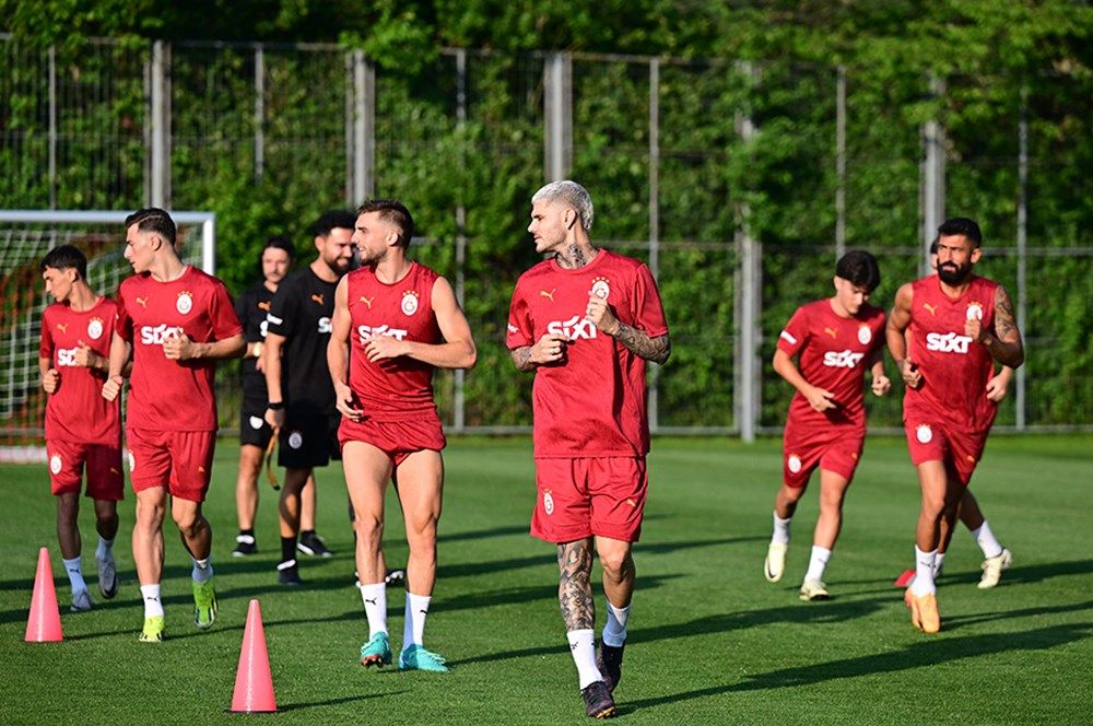 Galatasaray'da dev transfer zirvesi gerçekleşti! Okan Buruk toplantıda isteklerini bildirdi: İşte alınan kararlar 4
