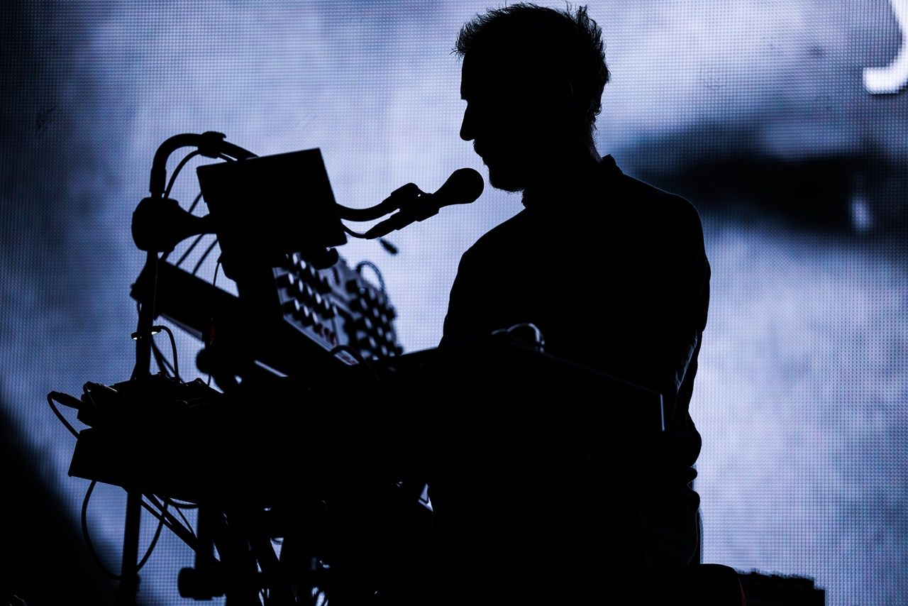 İngiliz müzik grubu Massive Attack, İstanbul'da konser verdi! Sahneye Filistin kefiyesi takarak çıktı 3