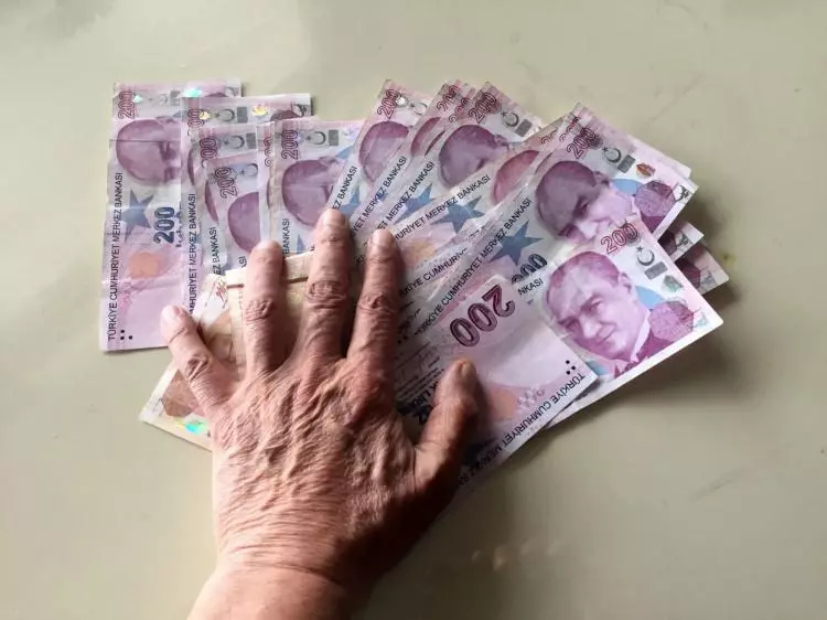 Emeklilere kesenin ağzı açıldı, bankaların promosyon yarışı başladı: İşte ödemelerde cep dolduracak rakamlar... 1