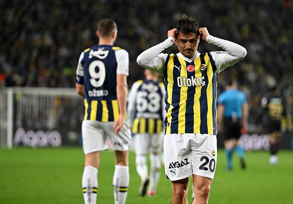 Jose Mourinho'dan ayağının tozuyla şok karar! Fenerbahçe'nin bonservis rekoru kırarak aldığı Milli yıldızı takımda görmek istemediğini yönetime iletti: Kendine kulüp bul! 2