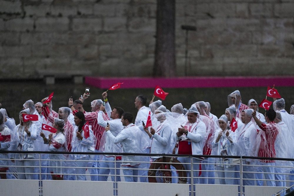 Milliler, 2024 Paris Olimpiyat Oyunları'nın açılışına damga vurdu: İşte Ay-Yıldızlı kafilemiz... 19