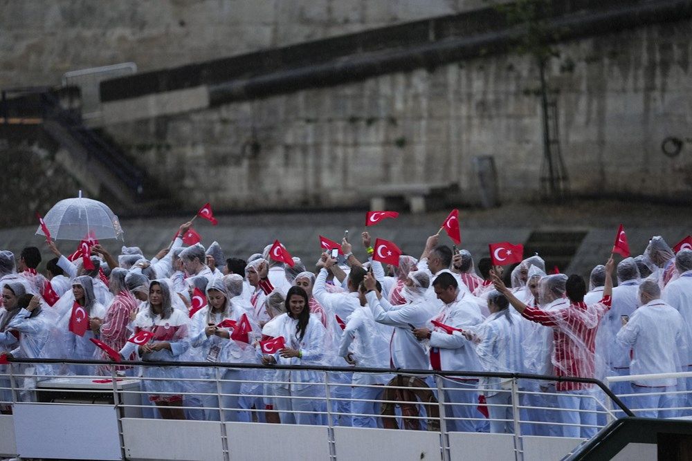 Milliler, 2024 Paris Olimpiyat Oyunları'nın açılışına damga vurdu: İşte Ay-Yıldızlı kafilemiz... 22