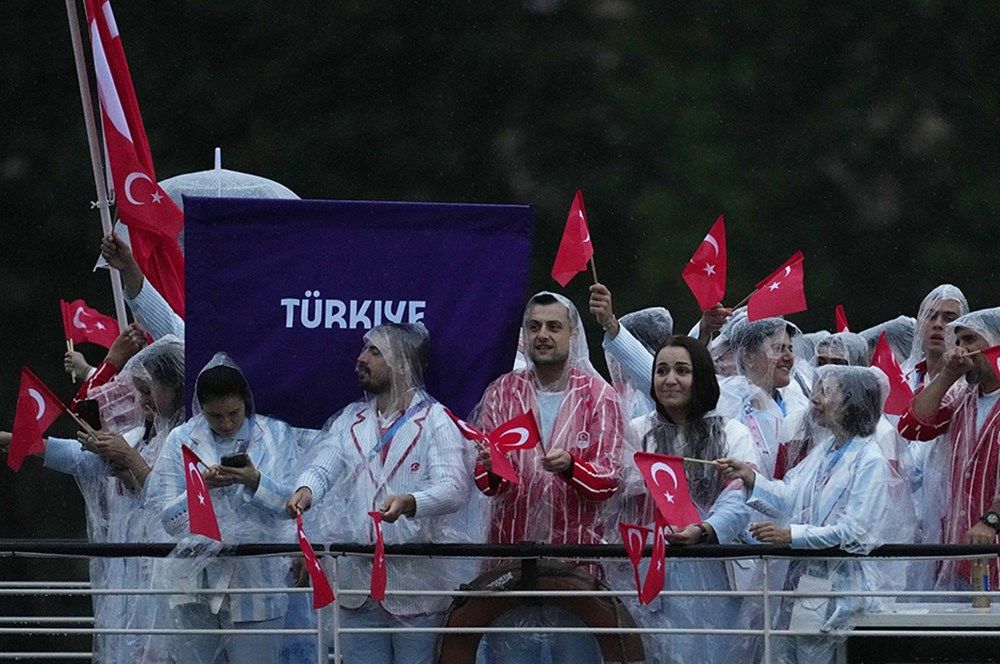 Milliler, 2024 Paris Olimpiyat Oyunları'nın açılışına damga vurdu: İşte Ay-Yıldızlı kafilemiz... 6