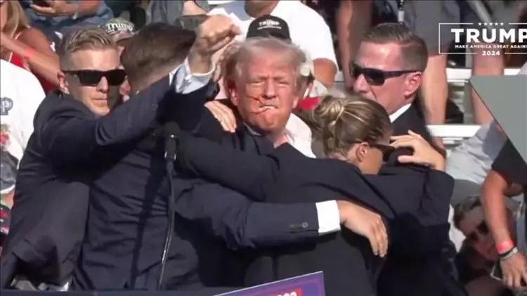 Trump, suikast girişimi sonrası ilk kez bandajsız görüntülendi! Yeni iddialar kafaları karıştırdı... 3