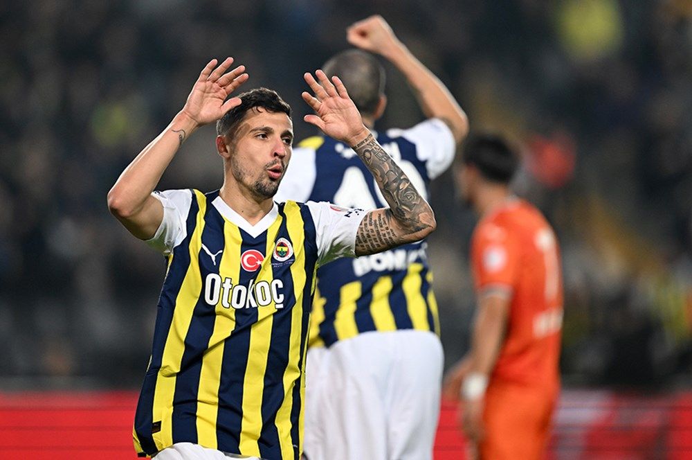 Jose Mourinho Lugano maçı sonrası çılgına döndü! Yönetime transfer için acil istekte bulundu: Fenerbahçe'de orta saha yeniden şekillenecek 3