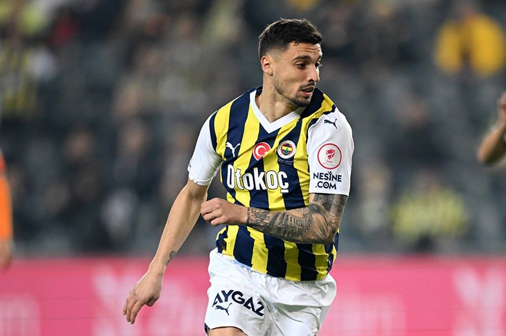 Jose Mourinho Lugano maçı sonrası çılgına döndü! Yönetime transfer için acil istekte bulundu: Fenerbahçe'de orta saha yeniden şekillenecek 5