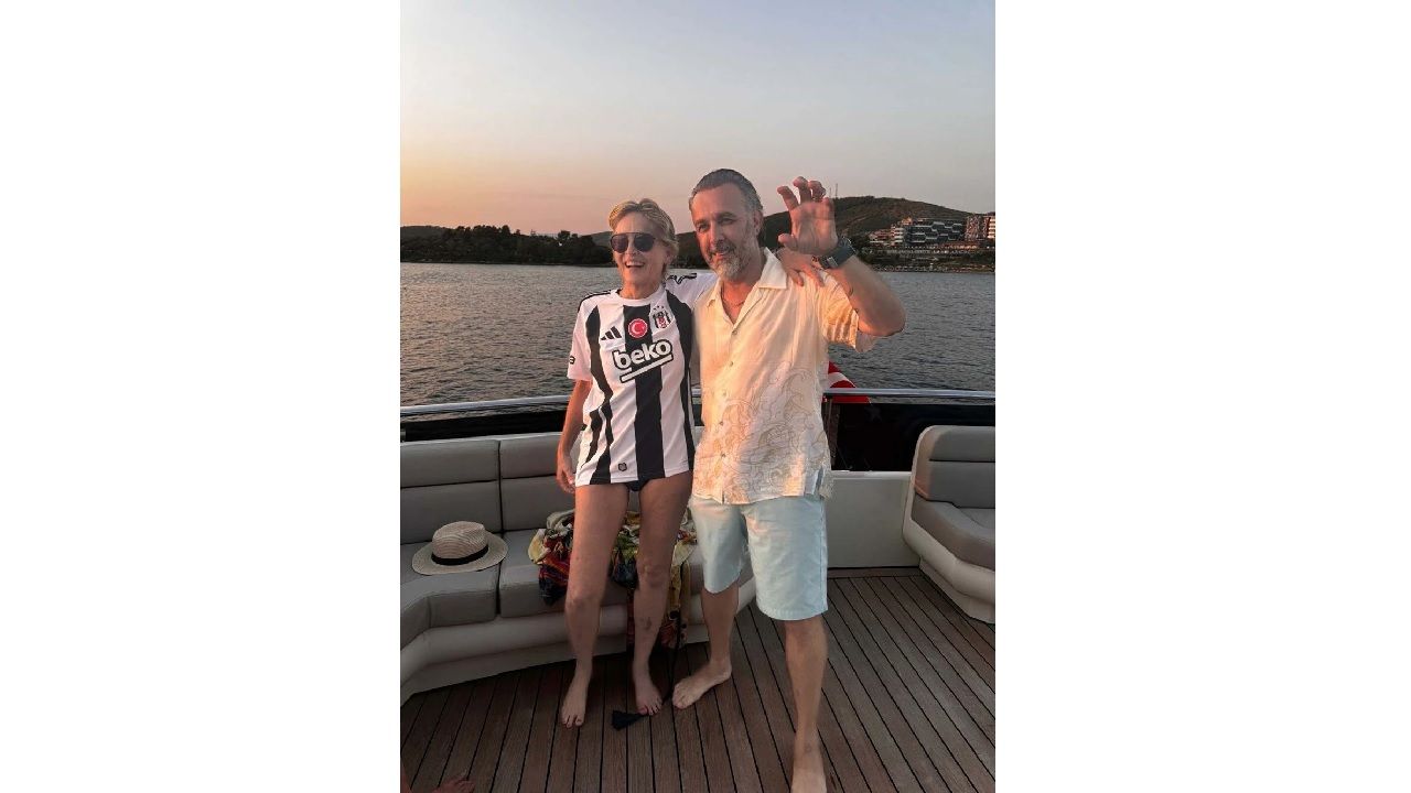 Ünlü oyuncu Sharon Stone'a Beşiktaş forması hediye edildi... 3