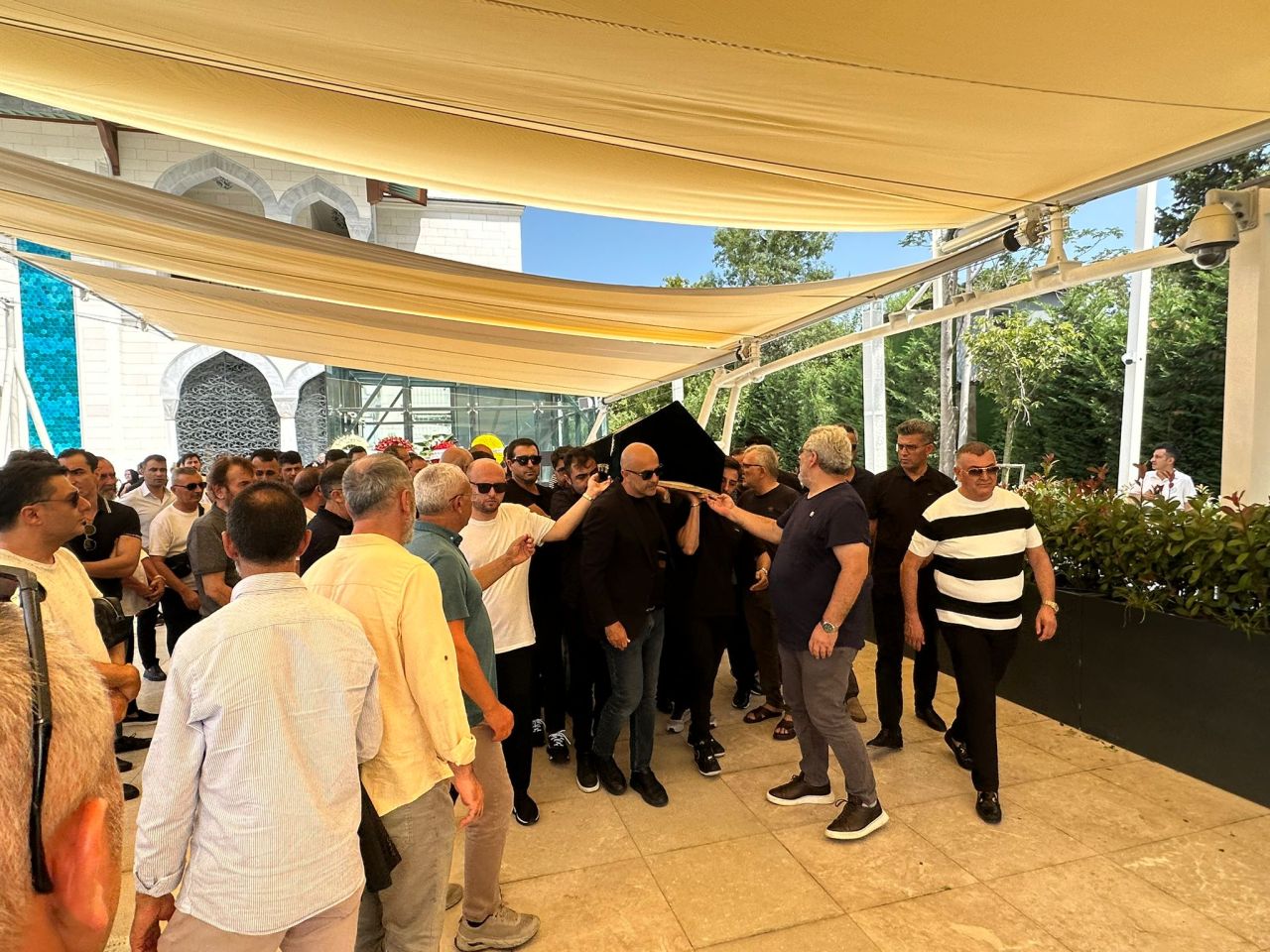 Mustafa Nihat Yükselir'e son veda... Göz yaşları ve dualarla uğurlandı 9