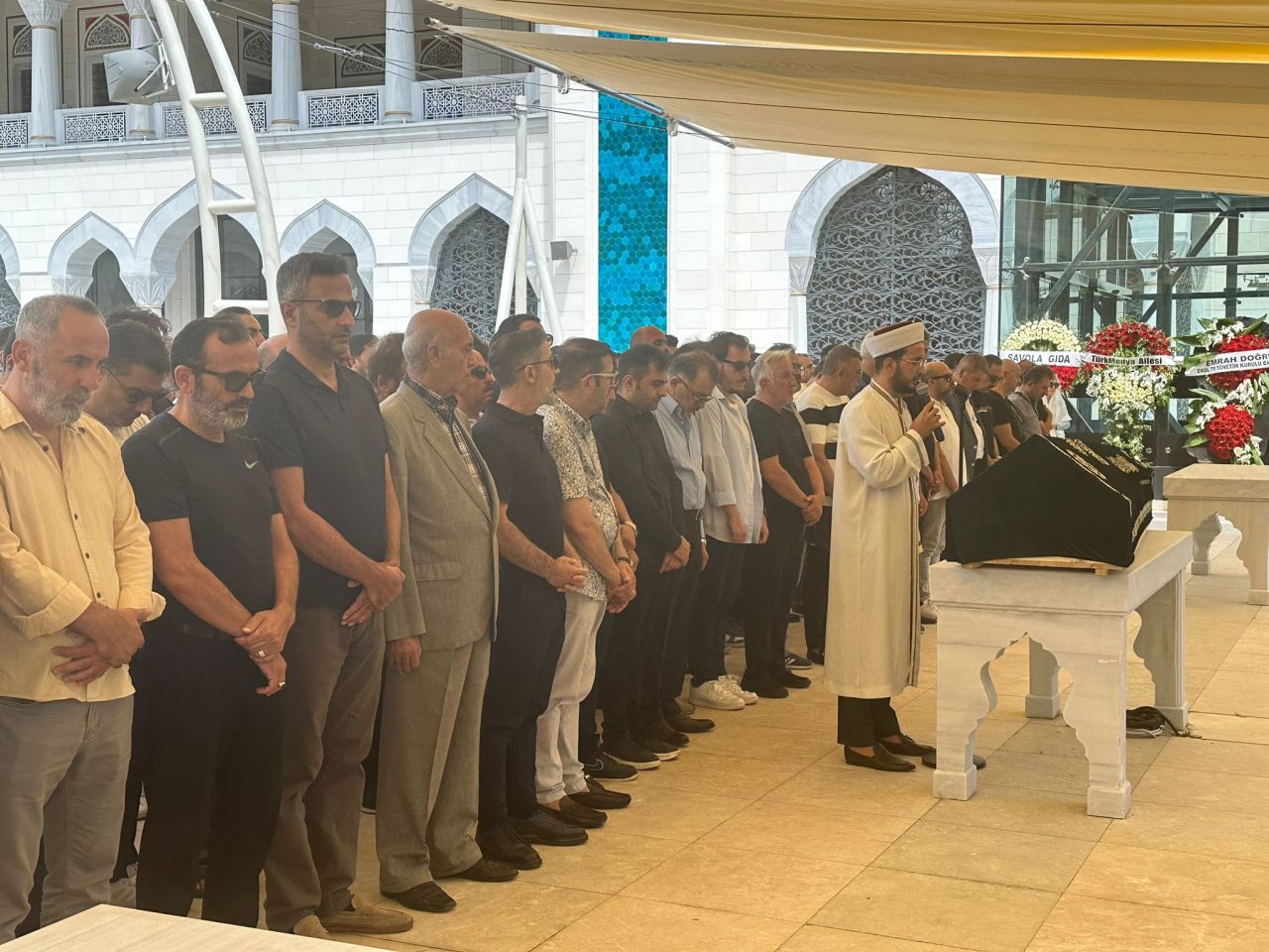Mustafa Nihat Yükselir'e son veda... Göz yaşları ve dualarla uğurlandı 8